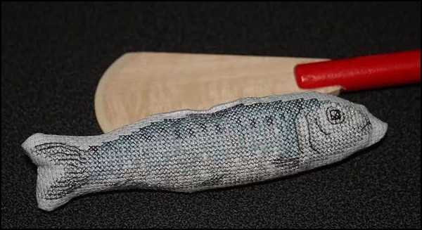 Un petit poisson argenté